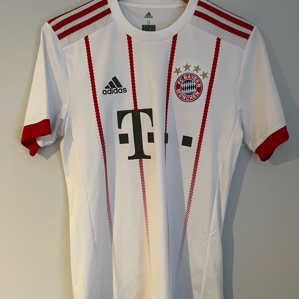 Adidas 2017-18 Bayern Munich Third Jersey